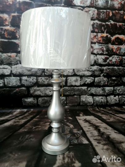 Лампа настольная