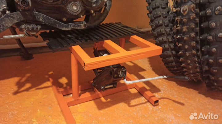 Домкрат для мотоцикла