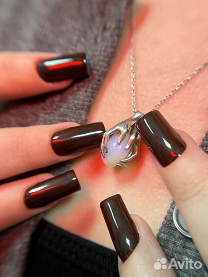 Модель на маникюр