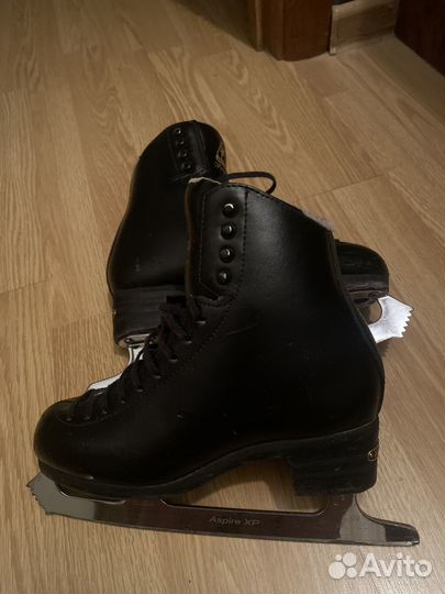 Фигурные коньки jackson 33 размер