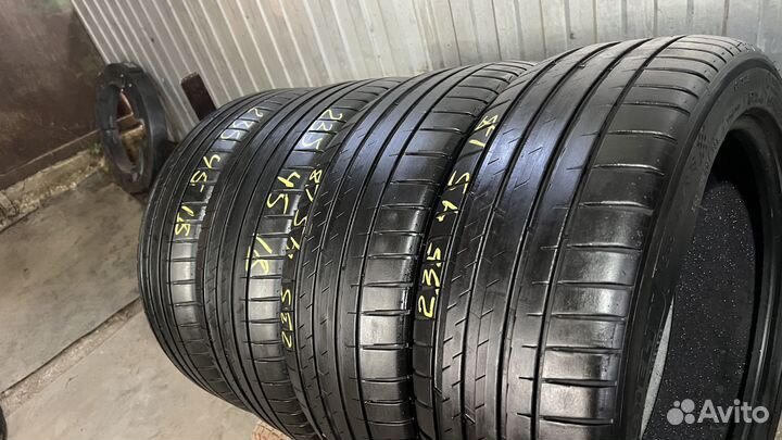 Michelin Pilot Sport 4 235/45 R18 98Y