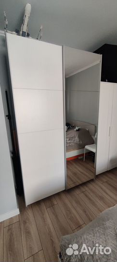 Шкаф купе с зеркалом