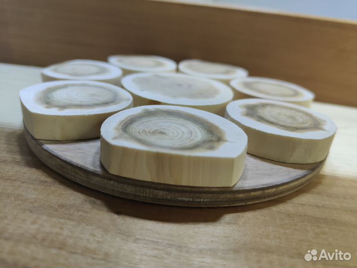 Подставка из можжевельника