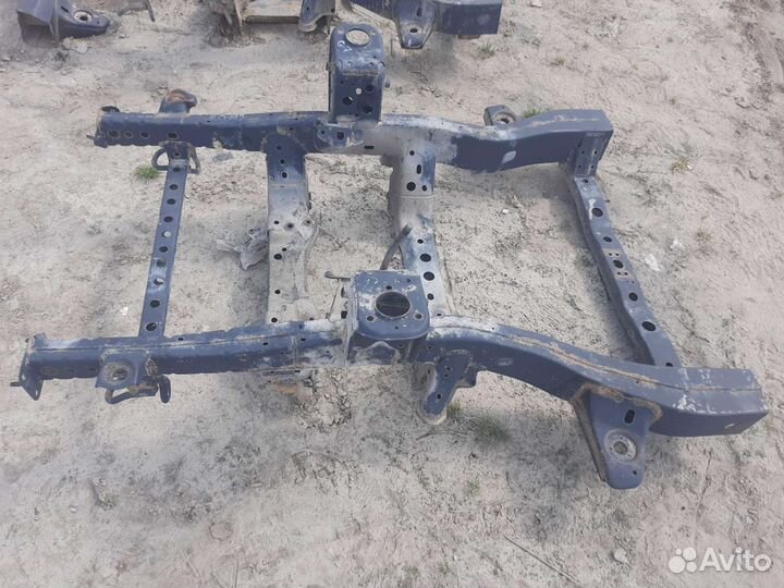 Передняя часть рамы Toyota Hilux G7