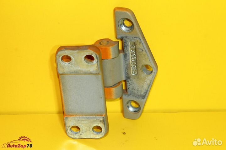 Volvo FM Петля двери правой нижняя