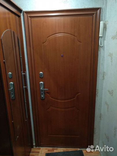 Дверь входная металлическая Б/У