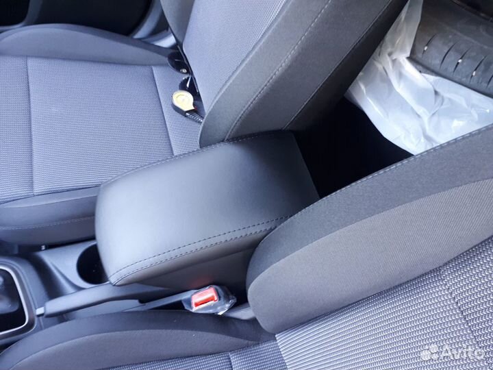 Подлокотник Varta Hyundai Solaris 2 с 2017 г.в