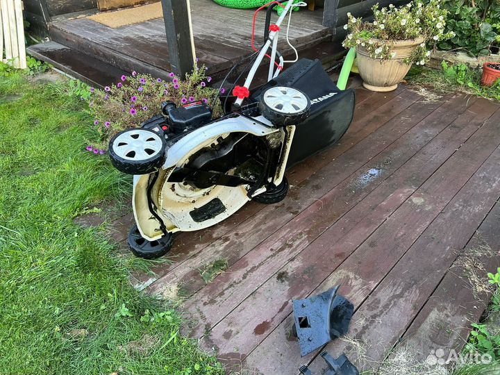 Газонокосилка бензиновая