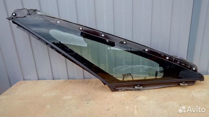 Стекло правоее форточка на Опель Зафира Ц