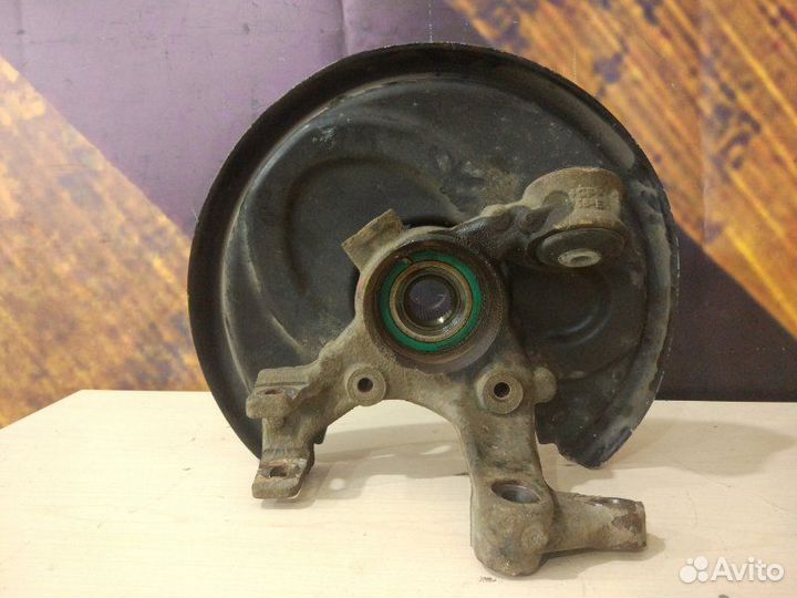 Поворотный кулак задний левый Audi A4 B7 BGB 2005