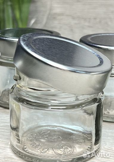 Набор стеклянных баночек с крышкой