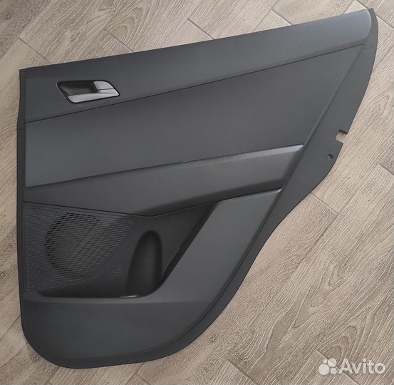 Обшивка (карта) двери задняя правая Hyundai creta