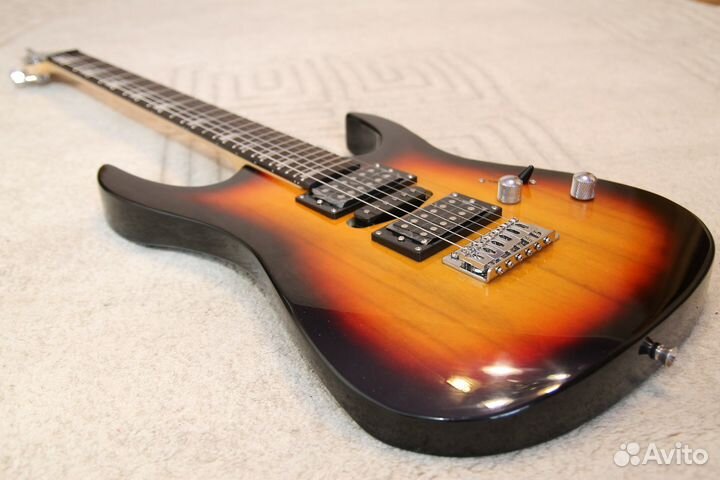 Электрогитара, процессор, чехол, ремень (комплект)