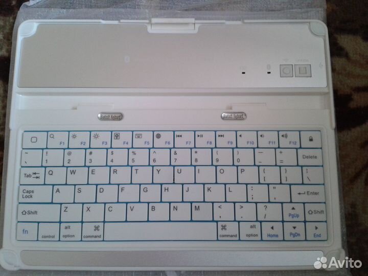 Клавиатура белая для iPad
