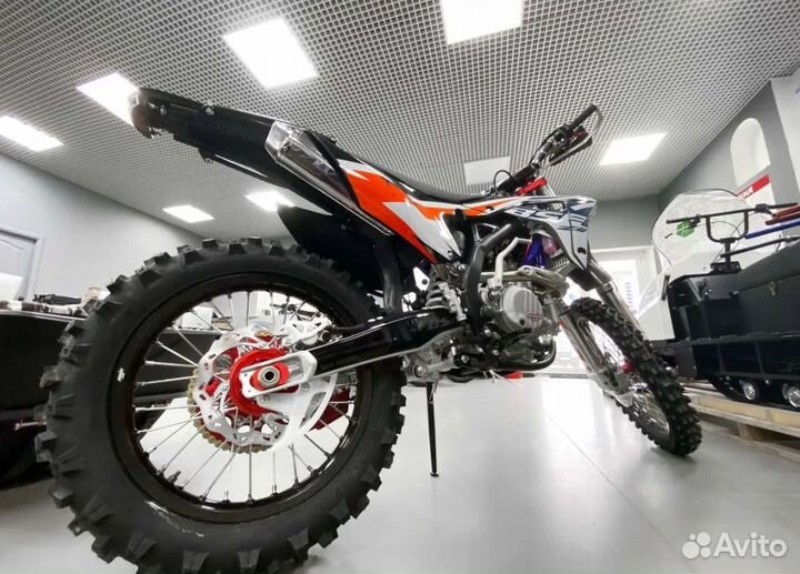 Кроссовый мотоцикл BSE Z8 300e 21/18