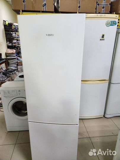 Холодильник двухкамерный