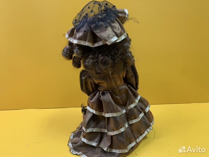 Z.6618 кукла фарфор коричневая