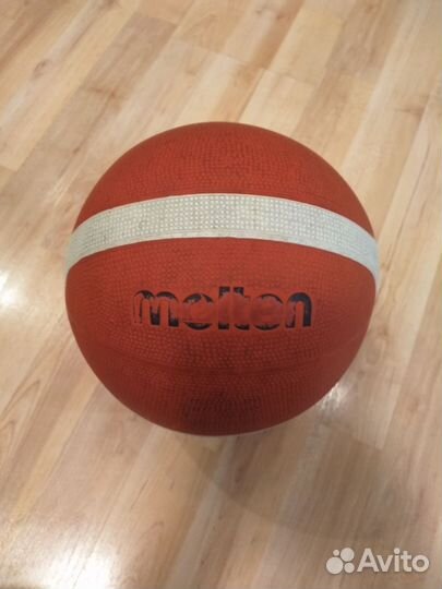Баскетбольный мяч 