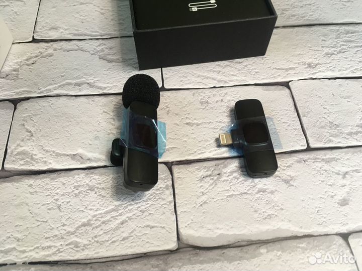 Микрофон петличный беспроводной Lightning