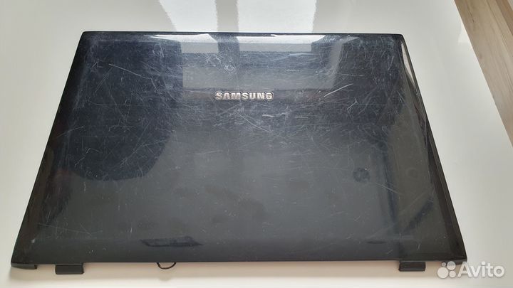 Б/у Крышка матрицы ноутбука Samsung R70, R560