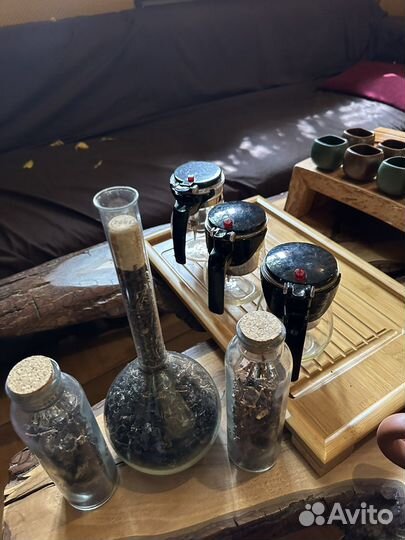 Чайники, пиалы и чайная утварь