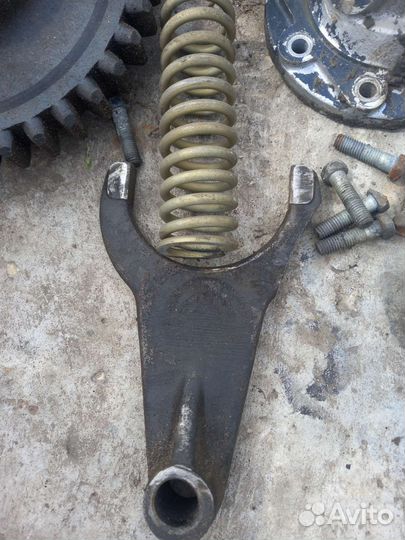 Вал привода отбора мощности разд коробки краз260