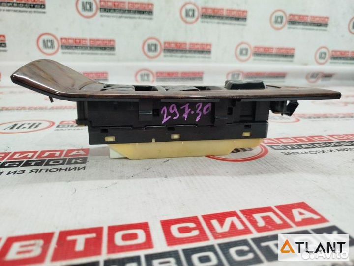 Блок упр. стеклоподьемниками передний правый toyot