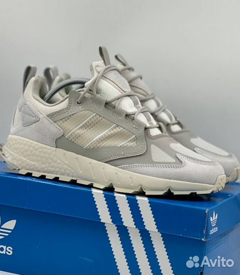 Белоснежные ZX 1000 линейки Adidas Originals