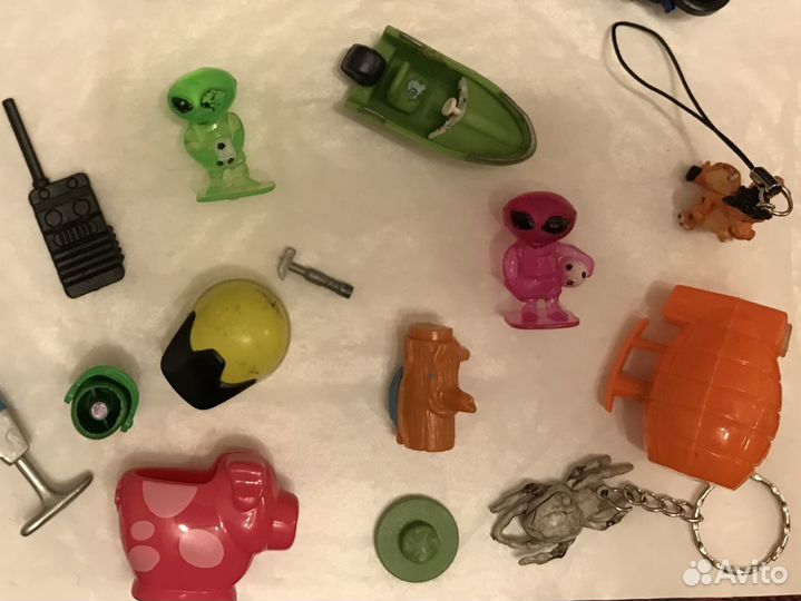 Мелкие игрушки: нестле, данон, orion, киндер, Pez