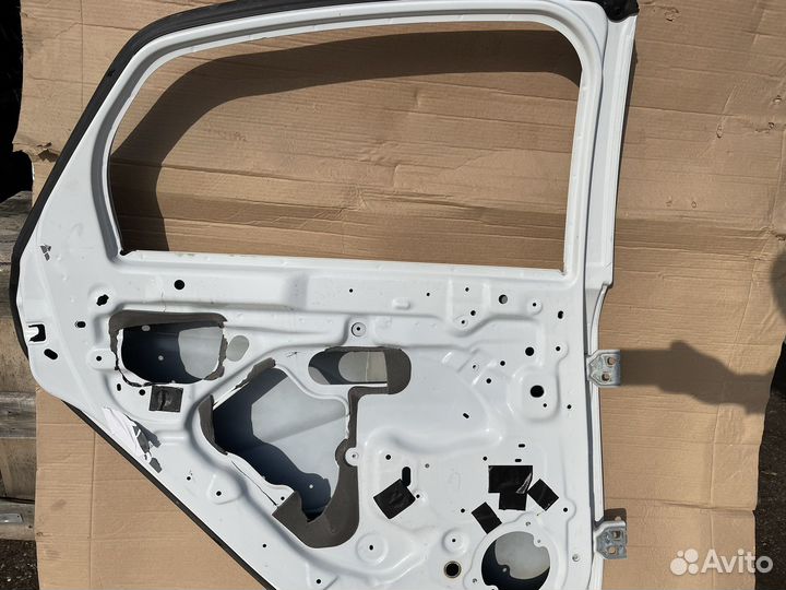 Дверь задняя левая LADA Vesta SW