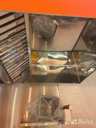 Зонт вытяжной с жироуловителем