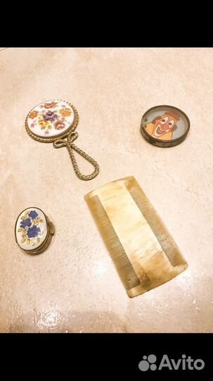 Винтажные духи, шкатулки, зеркальце и многое друго