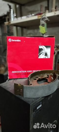 Тормозные колодки brembo