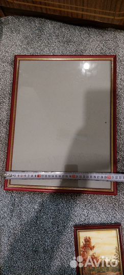 Рамка для фотографий. В подарок 2 картины