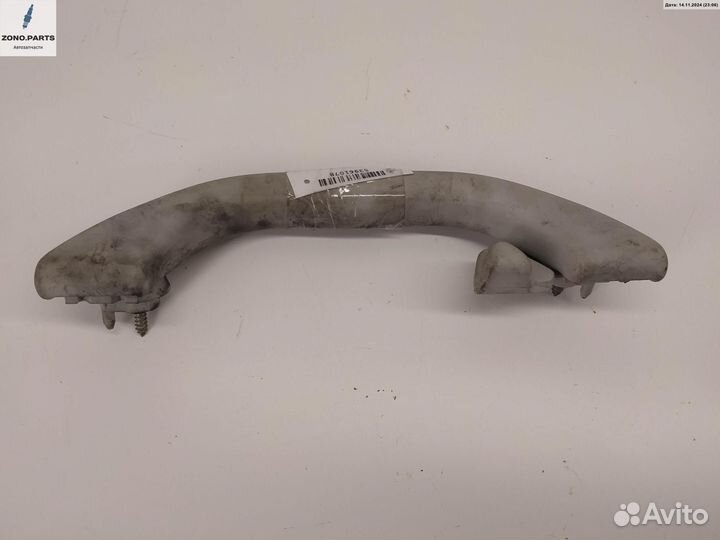 Ручка внутренняя потолочная на Volkswagen Passat B5