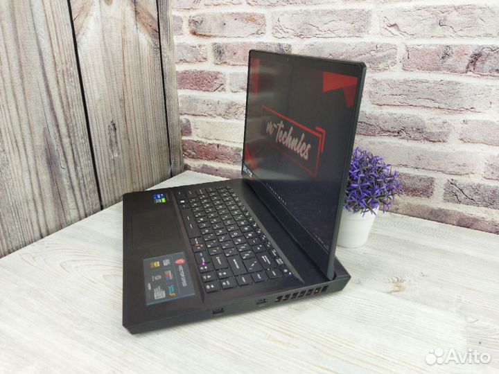 Новый игровой ноутбук MSI Vector GP66 12UGS-403RU