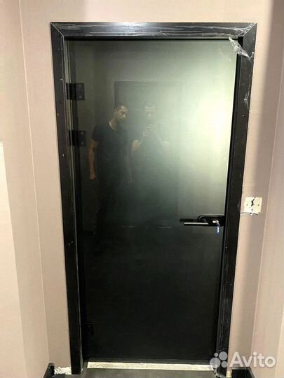 Стеклянная дверь на заказ от 3 дней