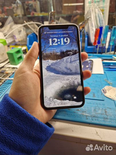 iPhone 11 дисплей