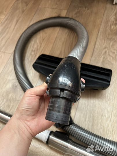 Шланг для пылесоса, насадка для пылесоса и труба
