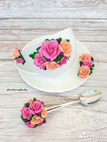 Кружка с декором из полимерной глины