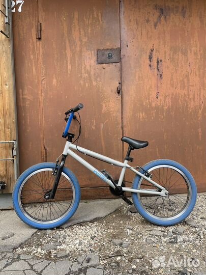 Трюковой велосипед BMX