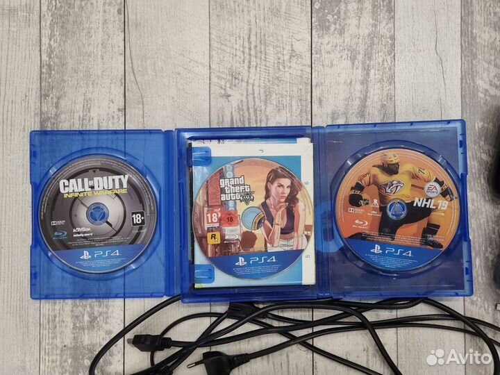Sony PS4 Slim игры и 2 геймпада в комплекте