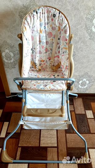 Стульчик для кормления ребенка