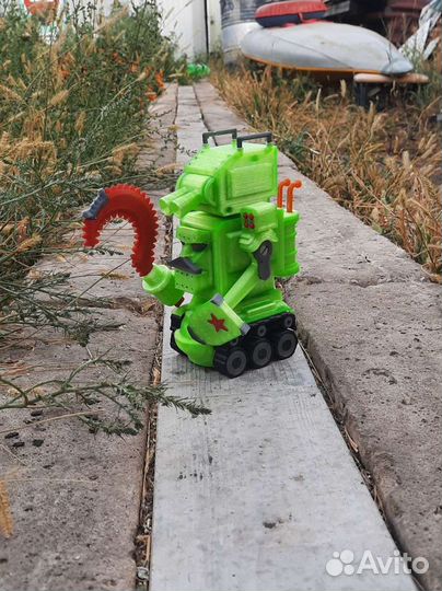 Танк Робосталин из мультика про танки