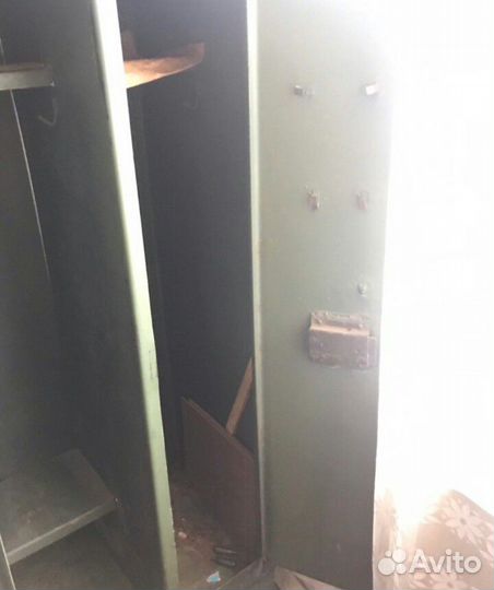 Шкаф металлический двустворчатый СССР