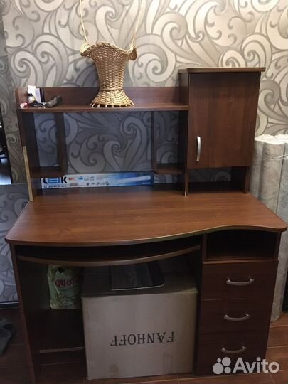 Компьютерный стол