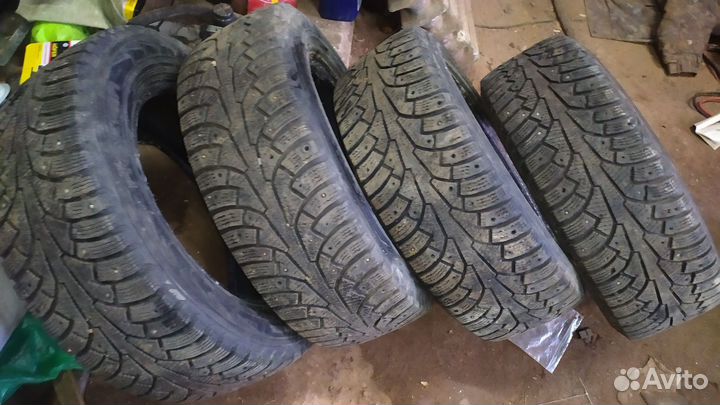 Nokian Tyres Hakkapeliitta 4 215/60 R16 99