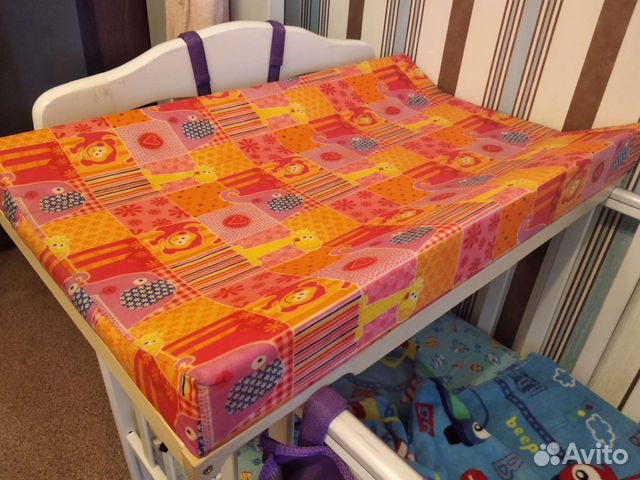 Пеленальная доска на кроватку