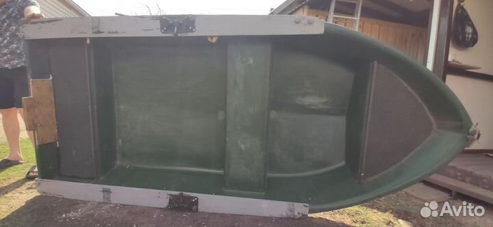 Стеклопластиковая лодка