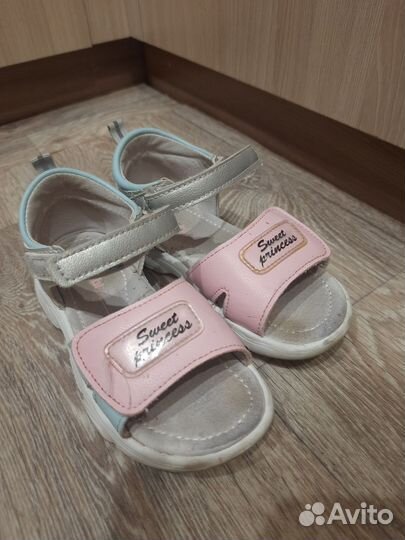 Сандалии для девочки